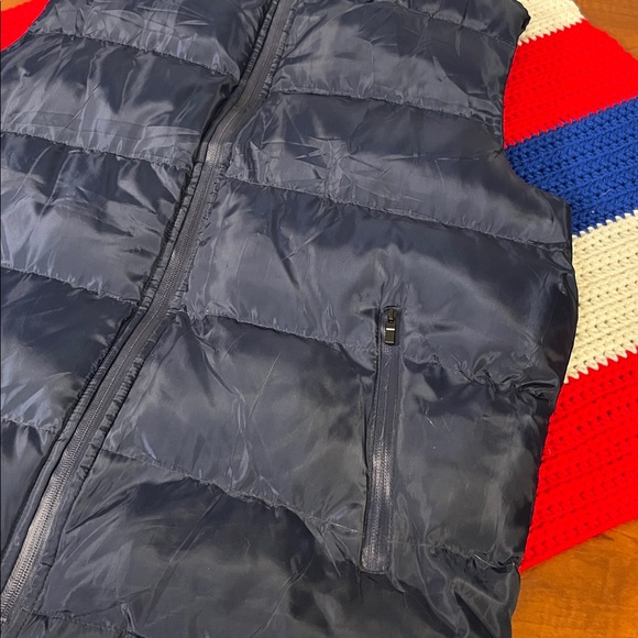 Men's Puffer Vest in Blue. NWOT. - Picture 8 of 8
